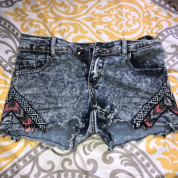 cute jean shorts - Picture 1 of 2